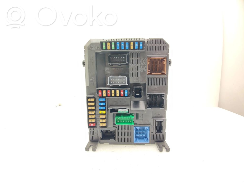 Peugeot 2008 I Fuse module 