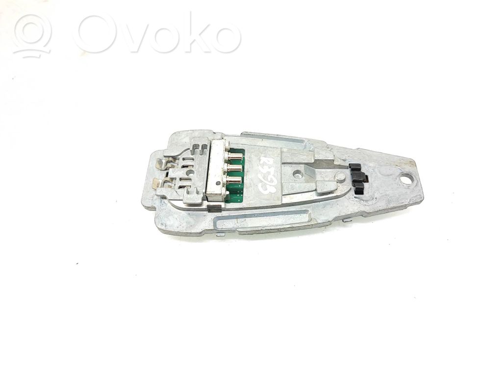 BMW 4 G22 G23 G24 G26 Antena (GPS antena) 