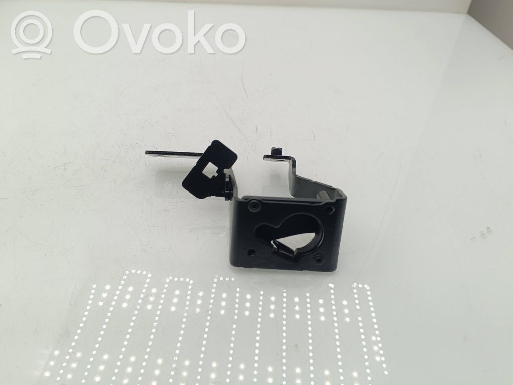 BMW 5 G30 G31 G38 Tinklo tvirtinimo laikiklis (lubose) 