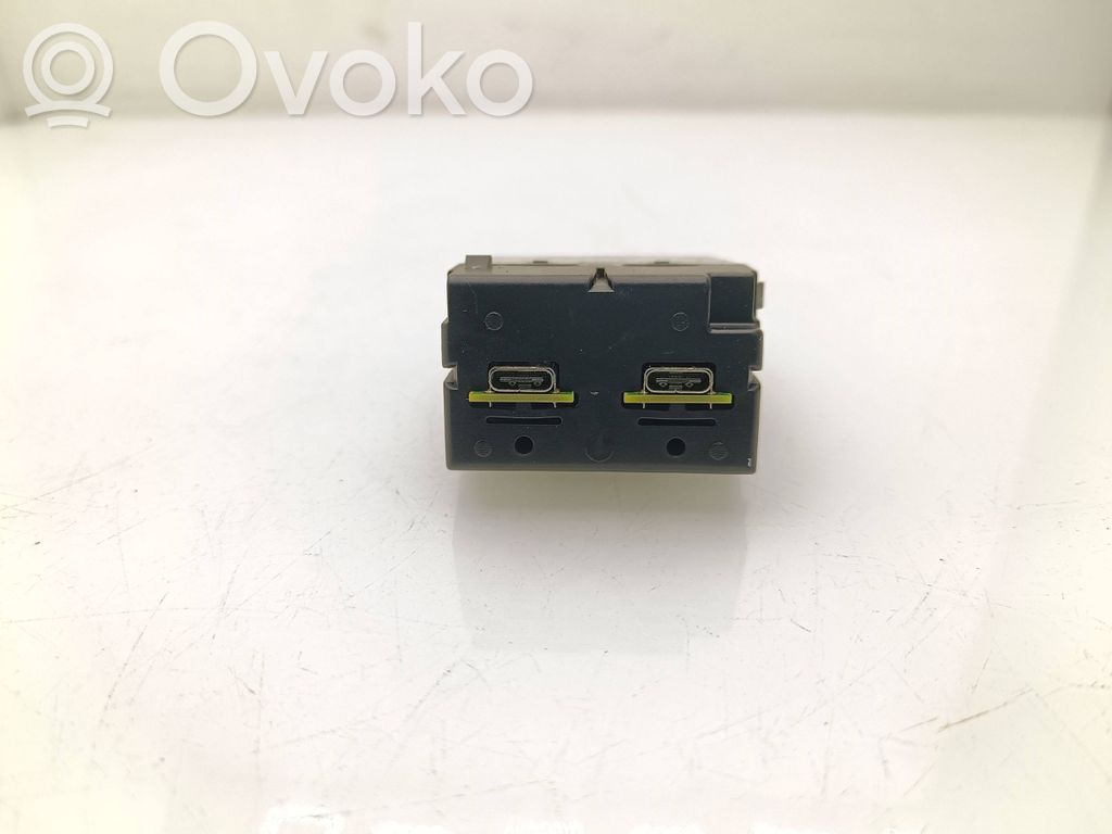 Polestar 2 Enchufe conector USB 