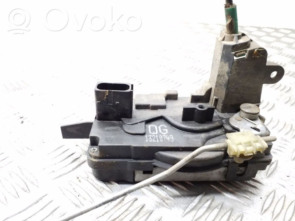 Opel Astra H Priekšpusē slēdzene 