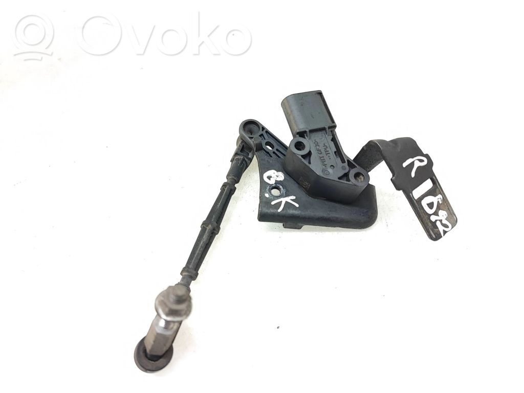 Volkswagen Touareg III Rear air suspension level height sensor 