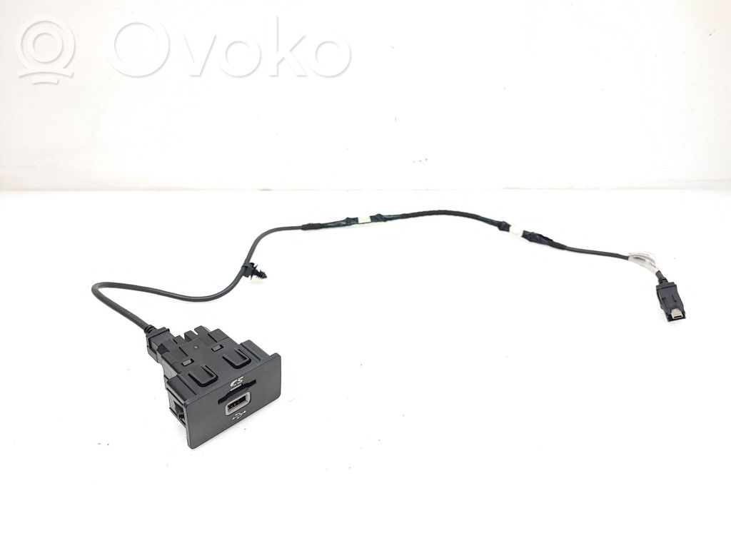 Ford Mondeo MK V USB socket connector 