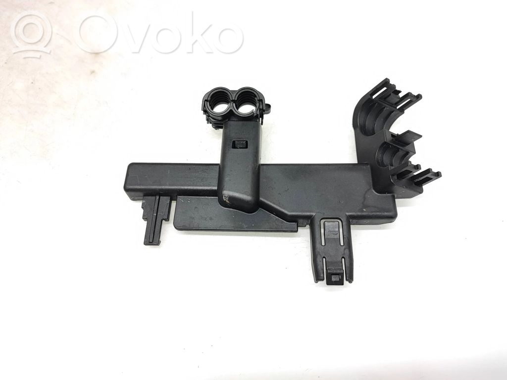 BMW 4 G22 G23 G24 G26 Другая деталь отсека двигателя 