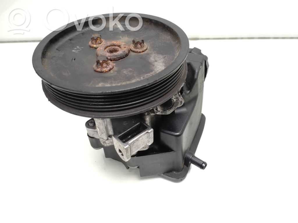Mercedes-Benz Sprinter W906 Power steering pump 