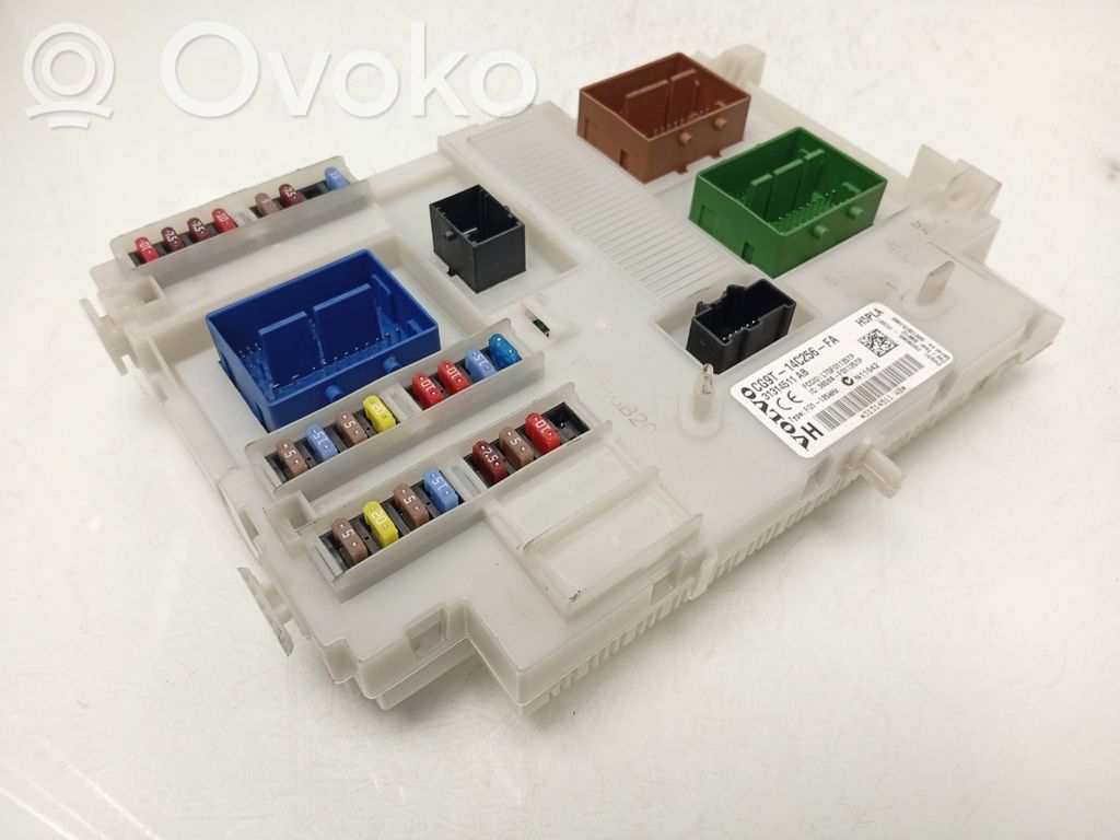 Volvo S60 Fuse module 