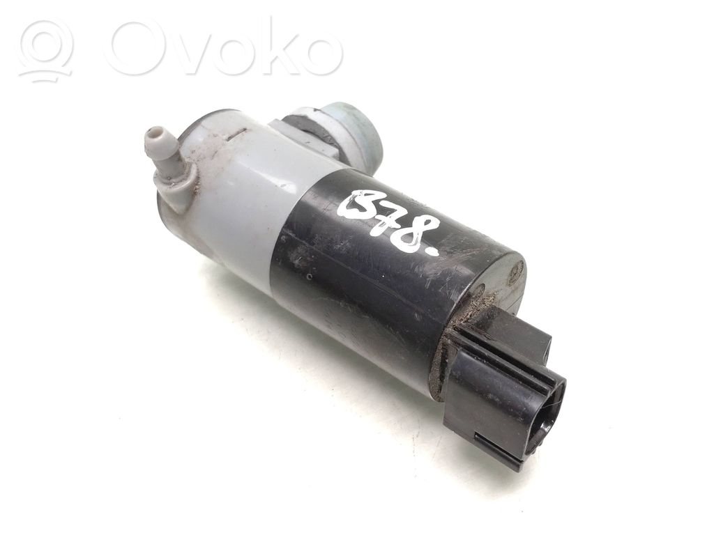 Volvo V40 Windscreen/windshield washer pump 