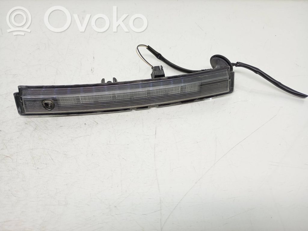 Renault Zoe Third/center stoplight 