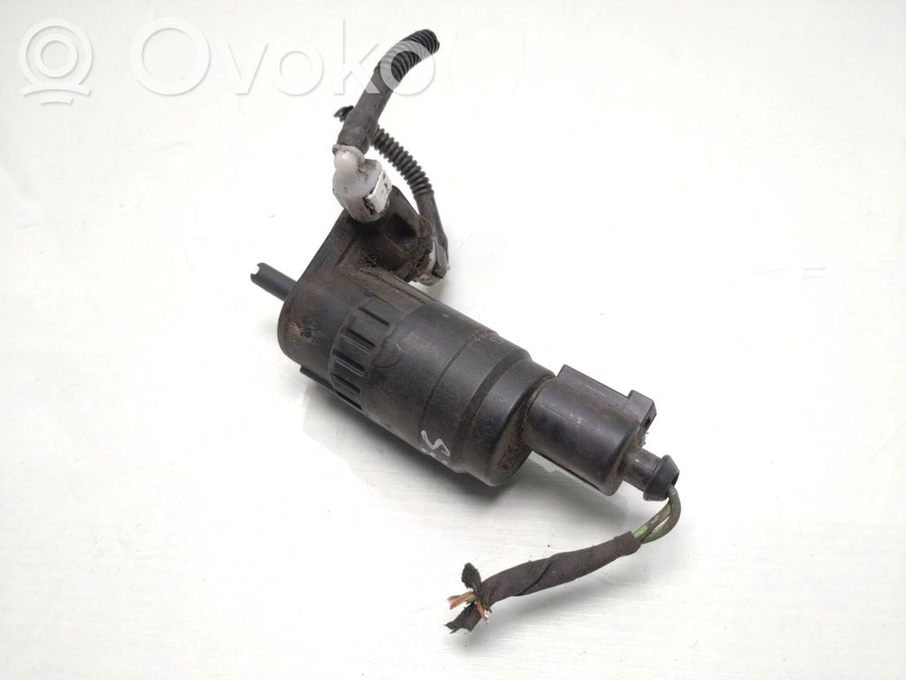 Volkswagen Touran I Windscreen/windshield washer pump 