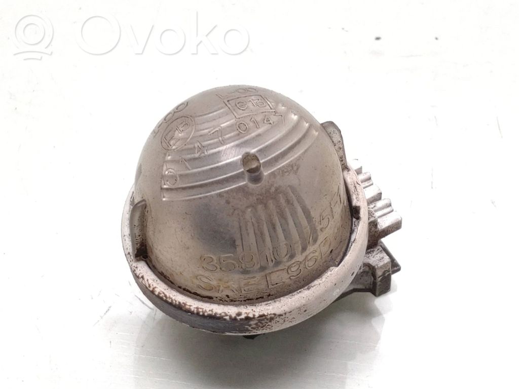 Suzuki Grand Vitara II Lampa oświetlenia tylnej tablicy rejestracyjnej 