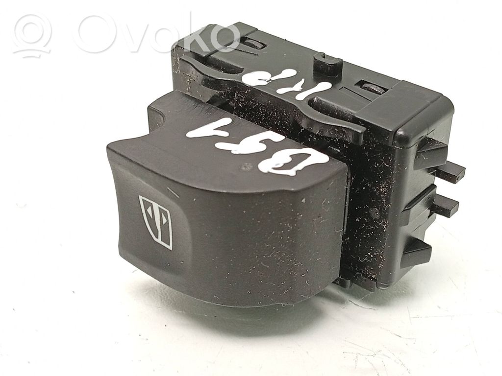 Renault Megane III Electric window control switch 