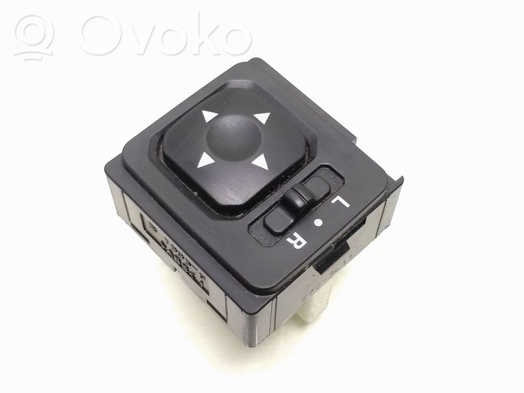 Mitsubishi Outlander Wing mirror switch 
