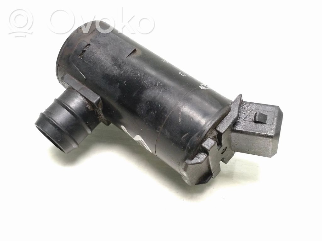 Volvo XC70 Windscreen/windshield washer pump 