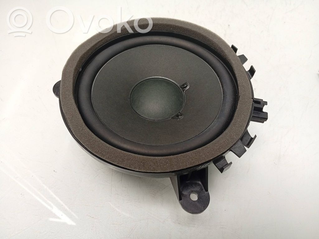 Volvo V40 Front door speaker 