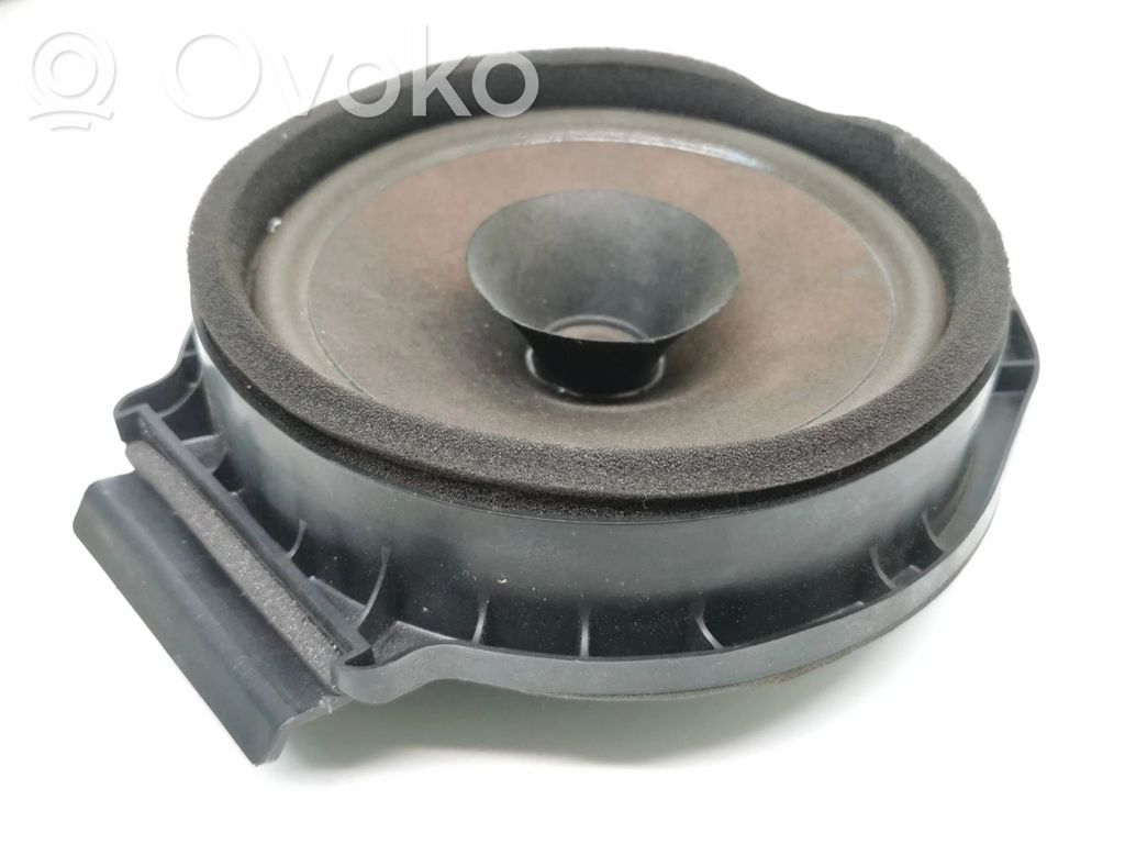 Opel Astra J Rear door speaker 
