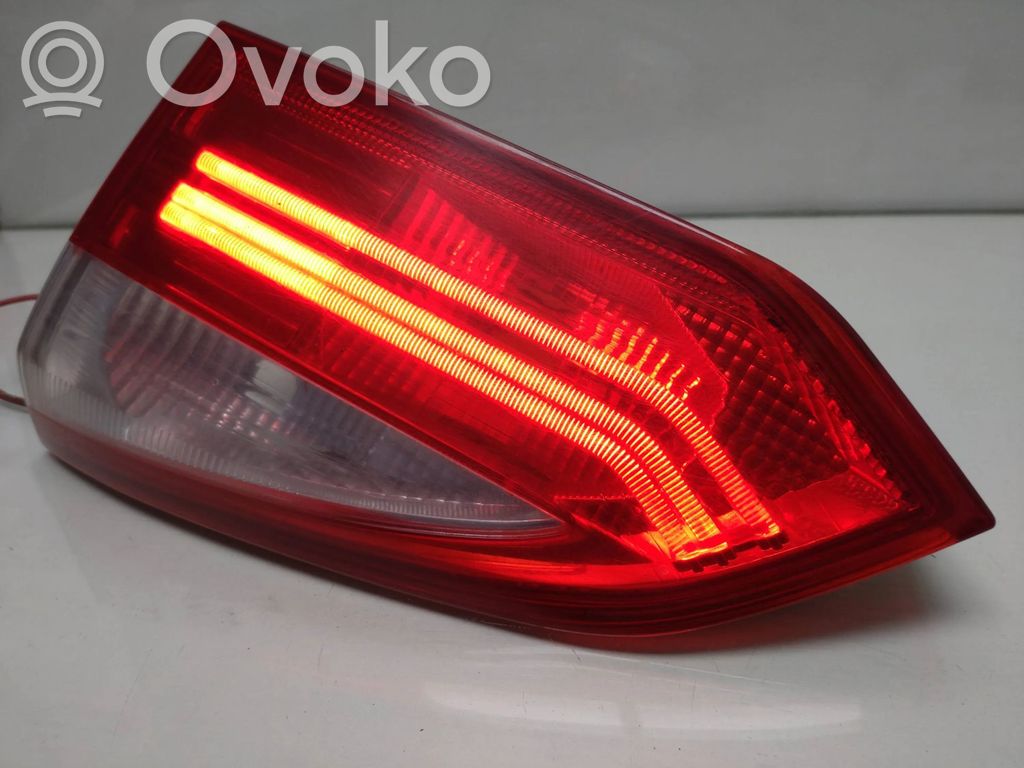 Ford Focus Tailgate rear/tail lights 