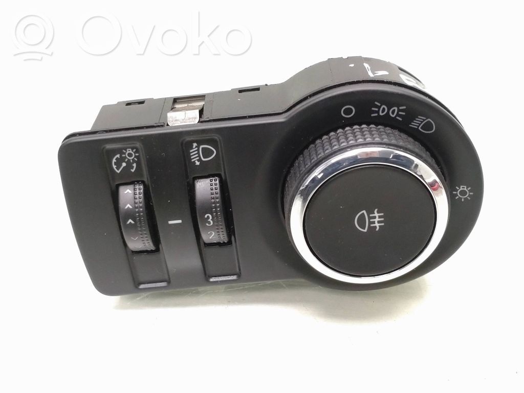Opel Astra J Light switch 