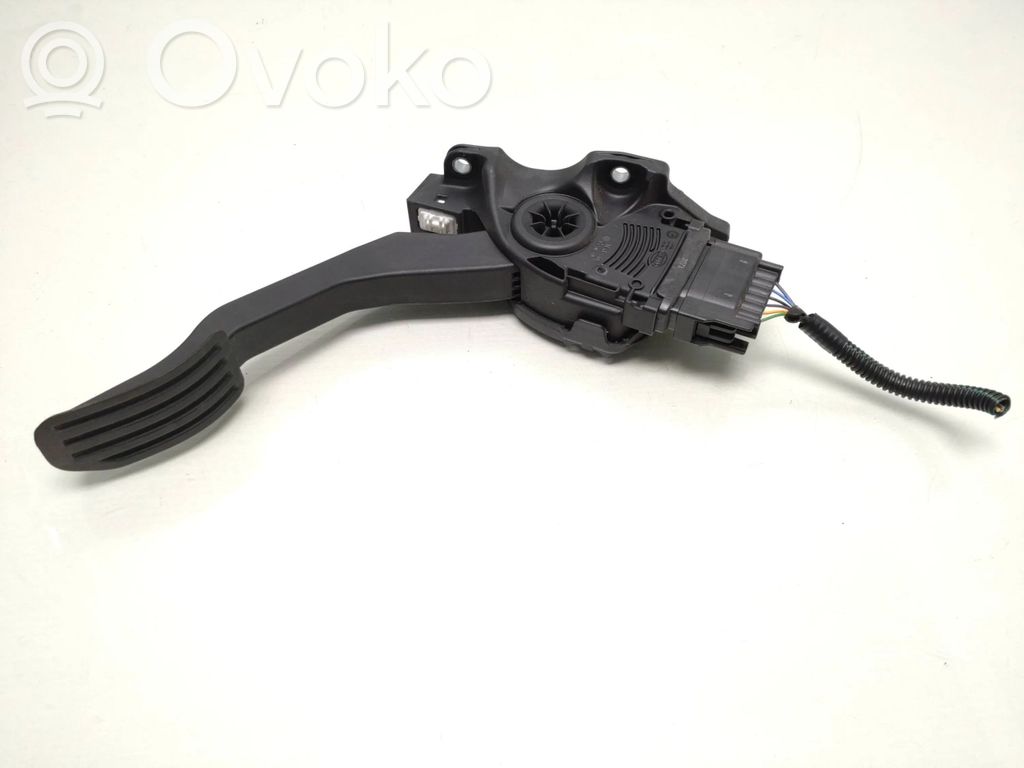 Volvo V60 Akceleratoriaus pedalas 