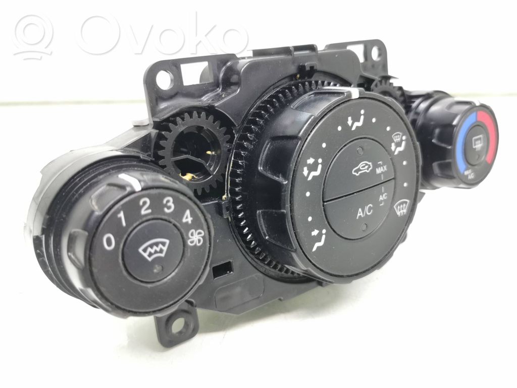 Ford Fiesta Climate control unit 
