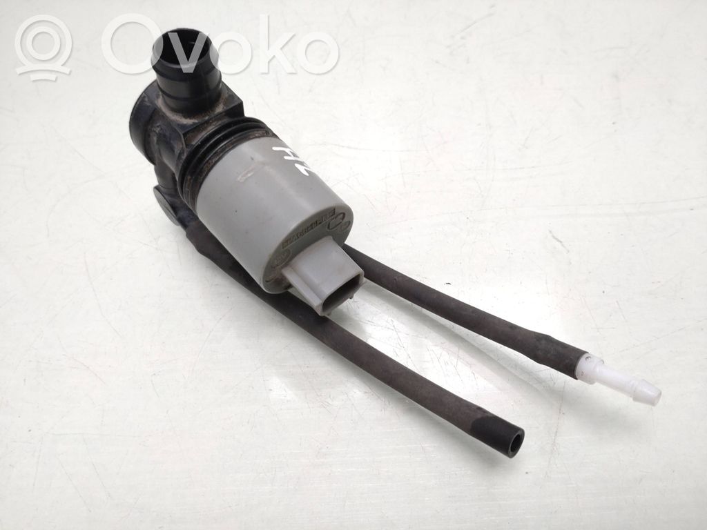 Toyota Auris E180 Windscreen/windshield washer pump 