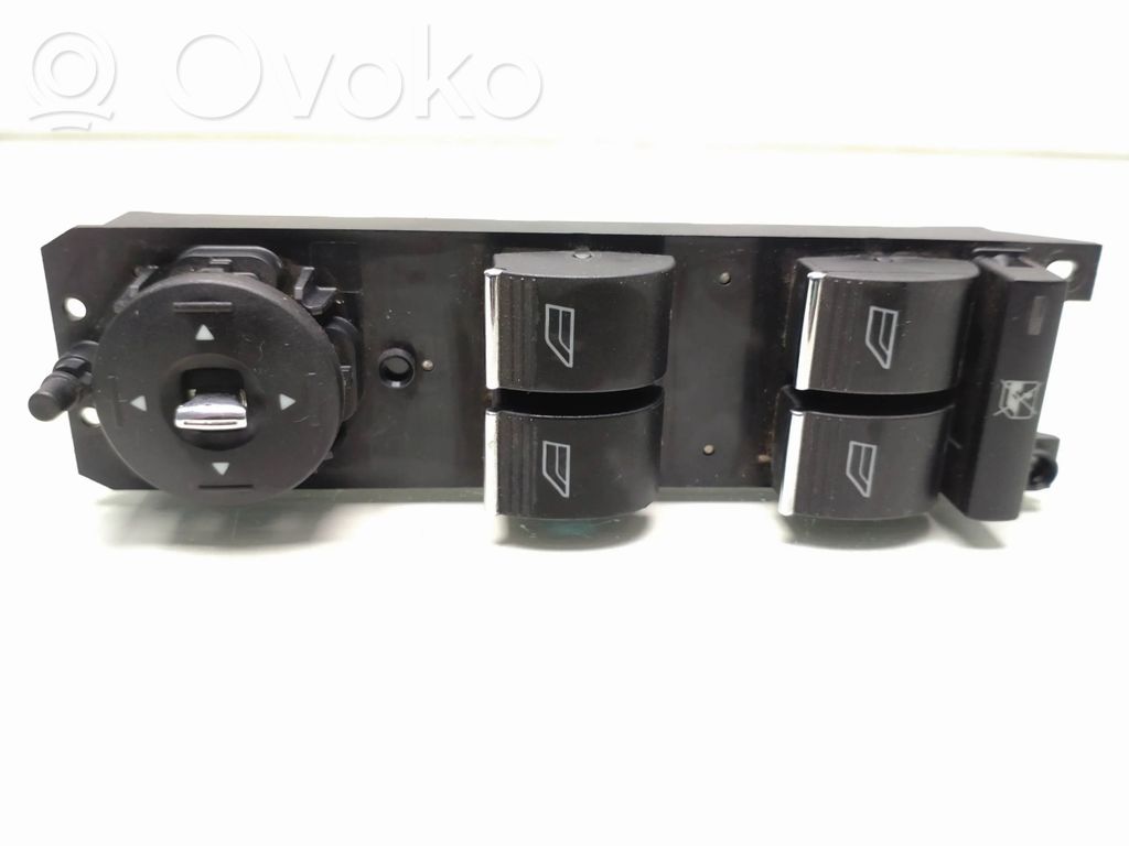 Ford Focus Electric window control switch 
