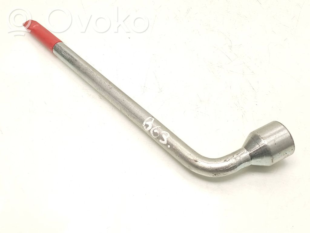 Volvo XC70 Wheel nut wrench 