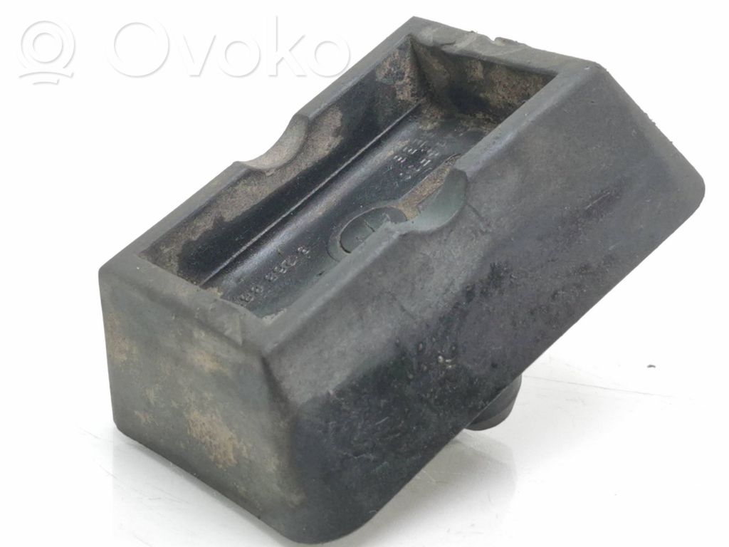 BMW X3 E83 Jacking socket point 