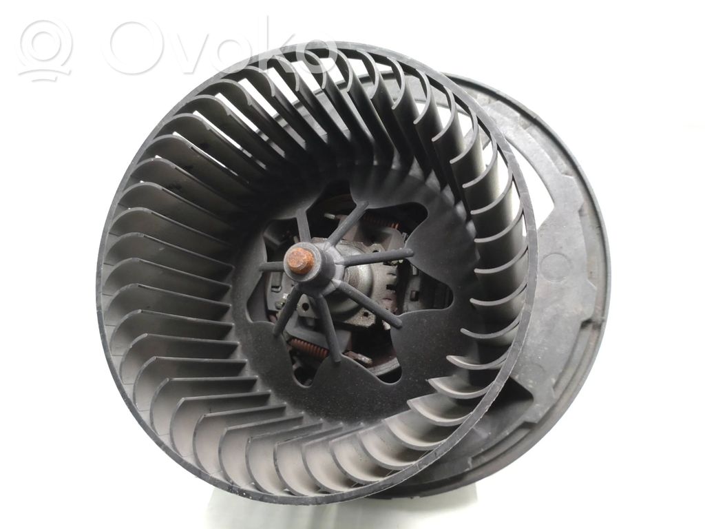 BMW 3 E90 E91 Mazā radiatora ventilators 