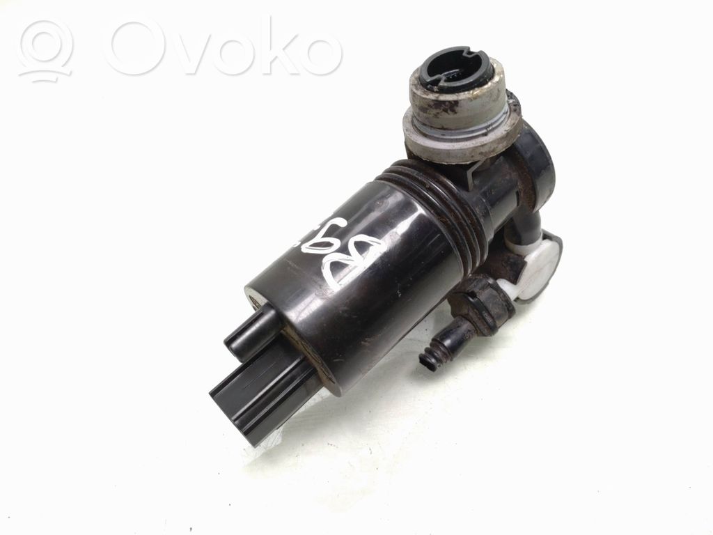 Volvo V40 Windscreen/windshield washer pump 