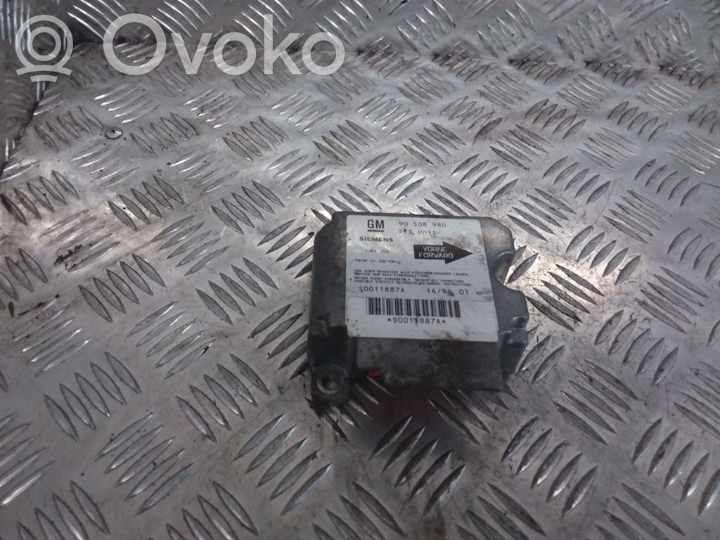 Opel Vectra B Airbag control unit/module 