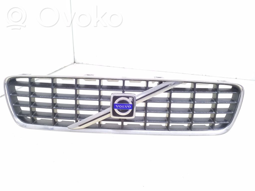 Volvo S60 Etupuskurin ylempi jäähdytinsäleikkö 