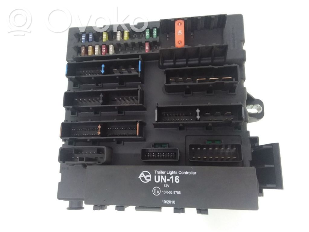 Opel Vectra C Fuse module 