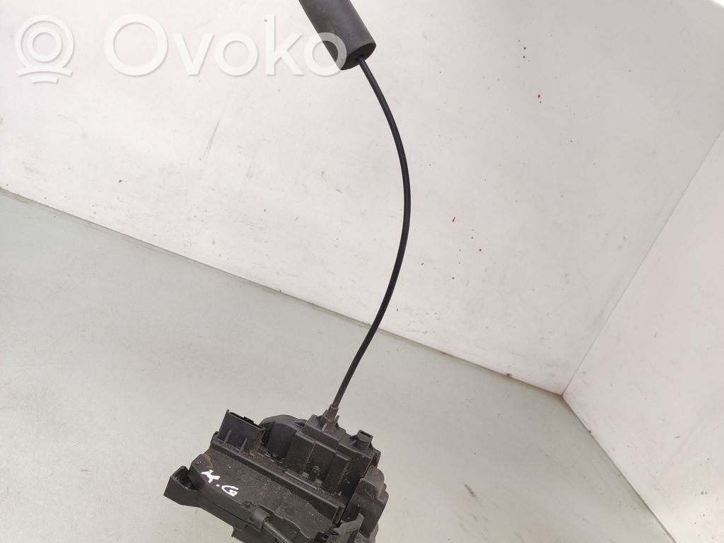 Zamek drzwi tylnych   825030574R