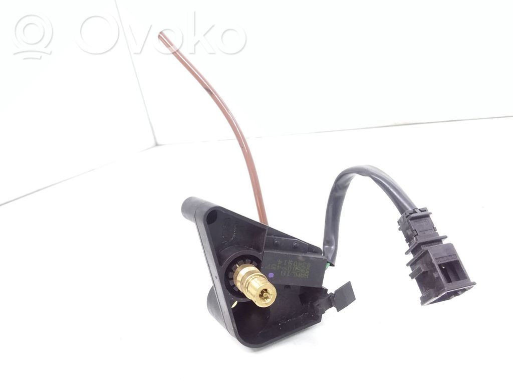 Volkswagen Touareg I Vacuum valve 