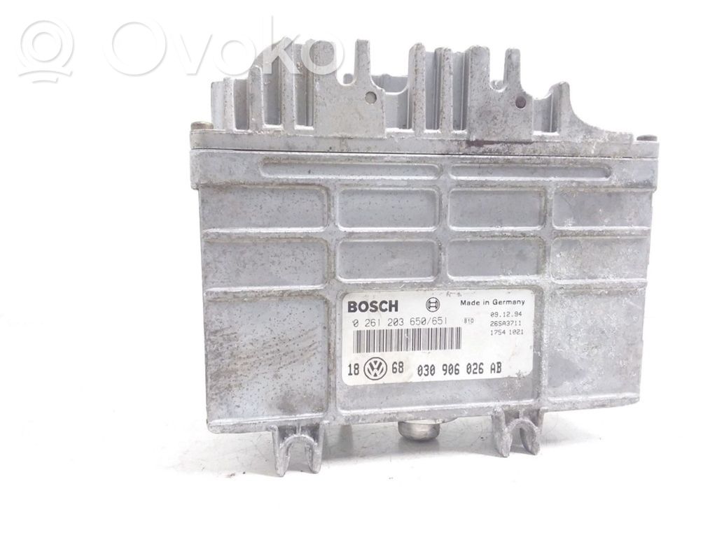 Volkswagen Golf III Engine control unit/module 