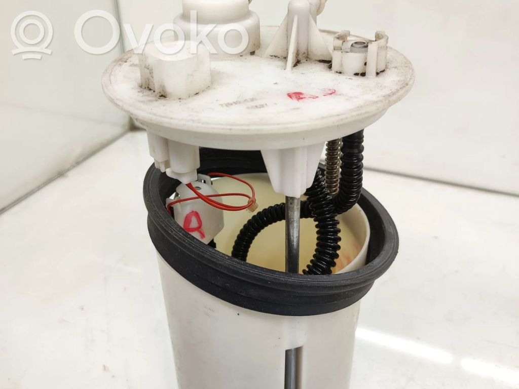 Toyota Avensis T250 Fuel level sensor 