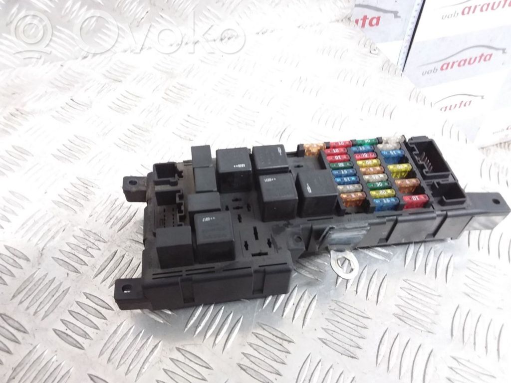 Volvo V70 Saugiklių blokas 