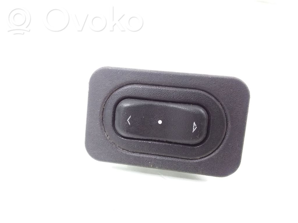 Opel Meriva A Electric window control switch 