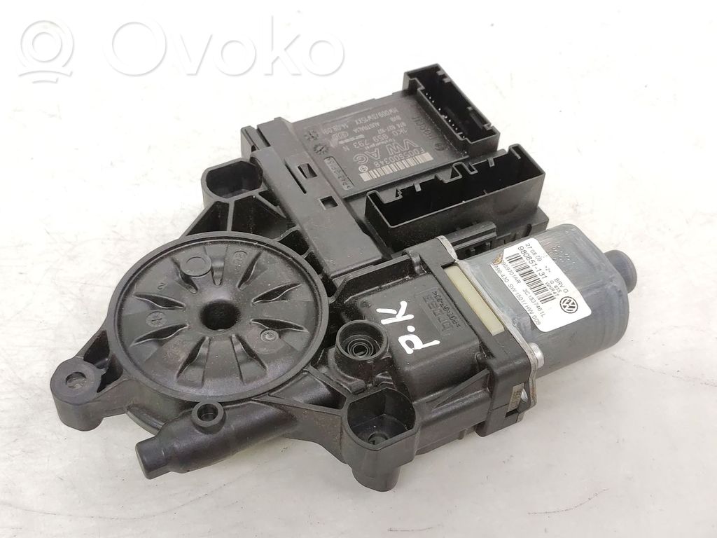 Volkswagen PASSAT B6 Silnik regulatora szyby drzwi przednich 