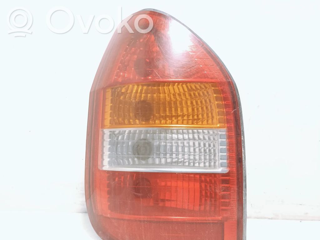Opel Zafira A Aizmugurējais lukturis virsbūvē 