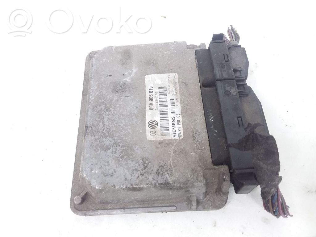 Engine control unit/module   06A906019,5WP419003