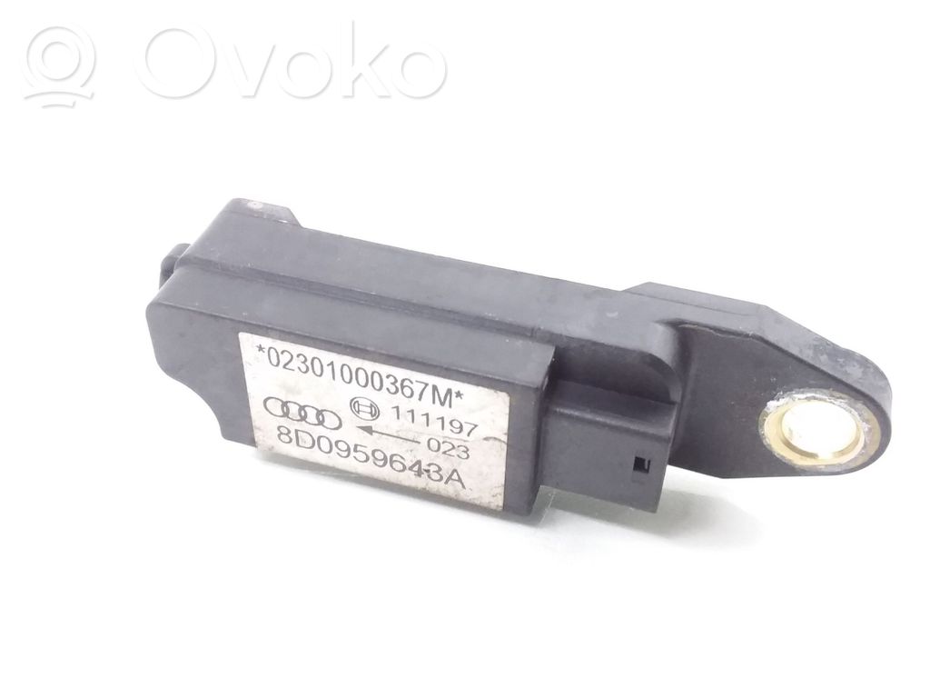 Czujnik uderzenia Airbag   8D0959643A