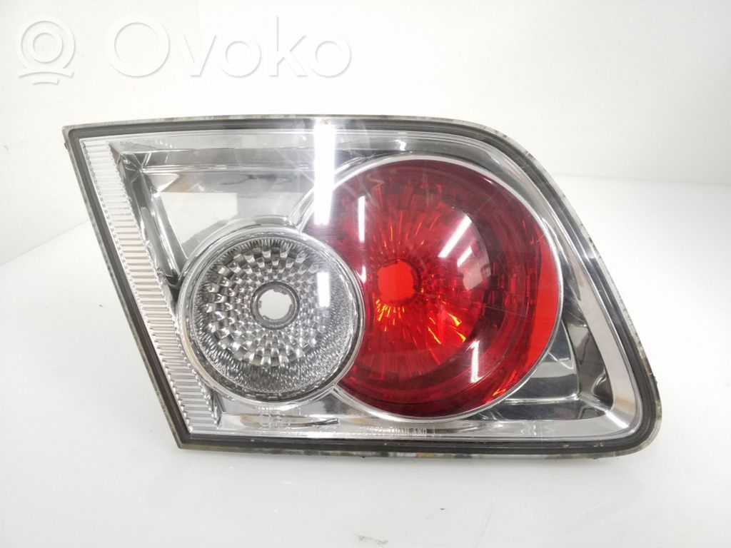 Tailgate rear/tail lights