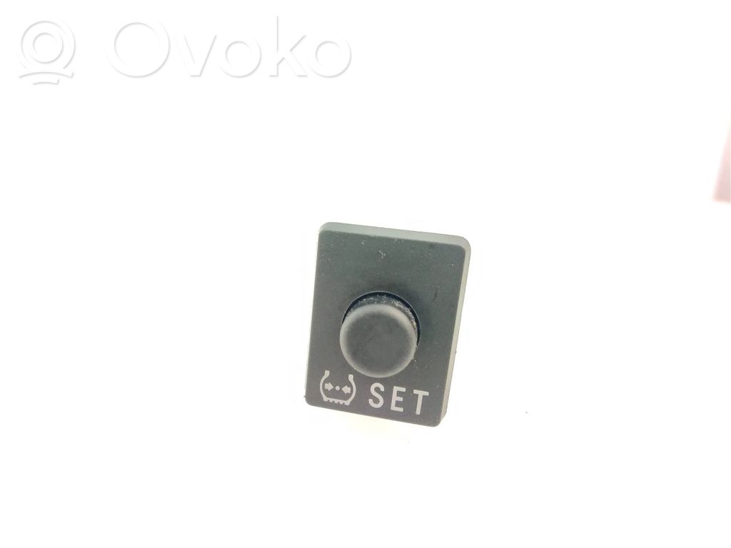 Toyota RAV 4 (XA40) Other switches/knobs/shifts 