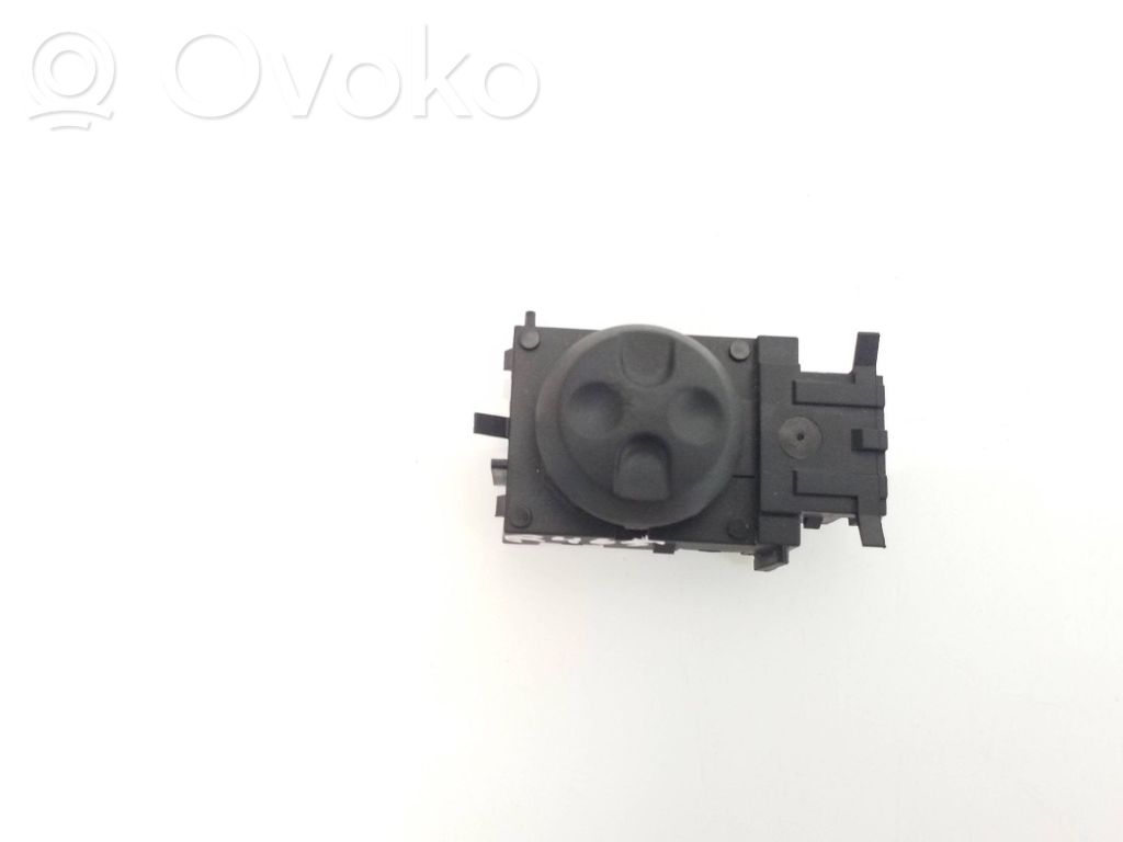 Peugeot 508 Seat control switch 