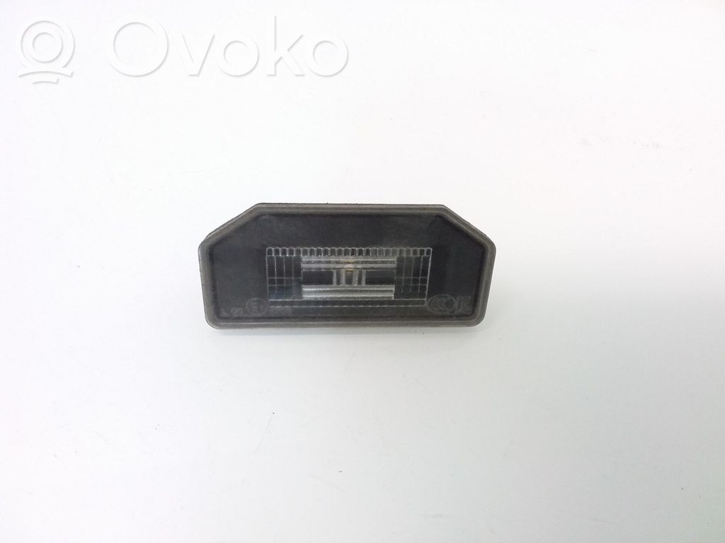 Tesla Model 3 Numerio apšvietimas 