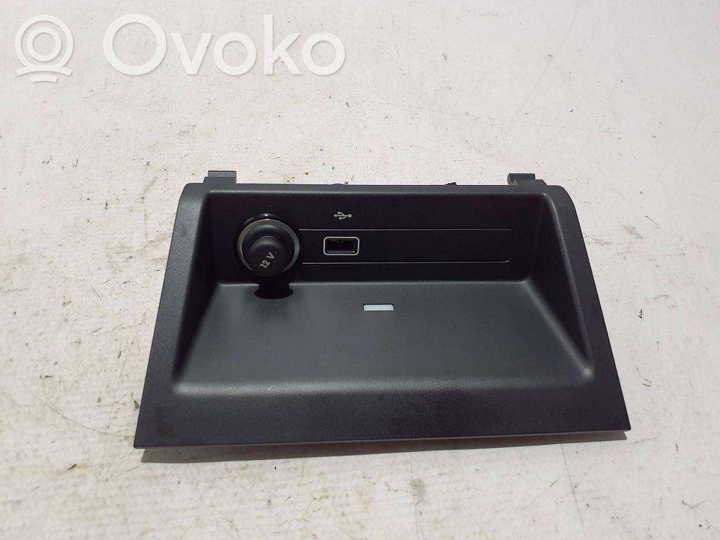 Skoda Fabia Mk3 (NJ) Enchufe conector USB 