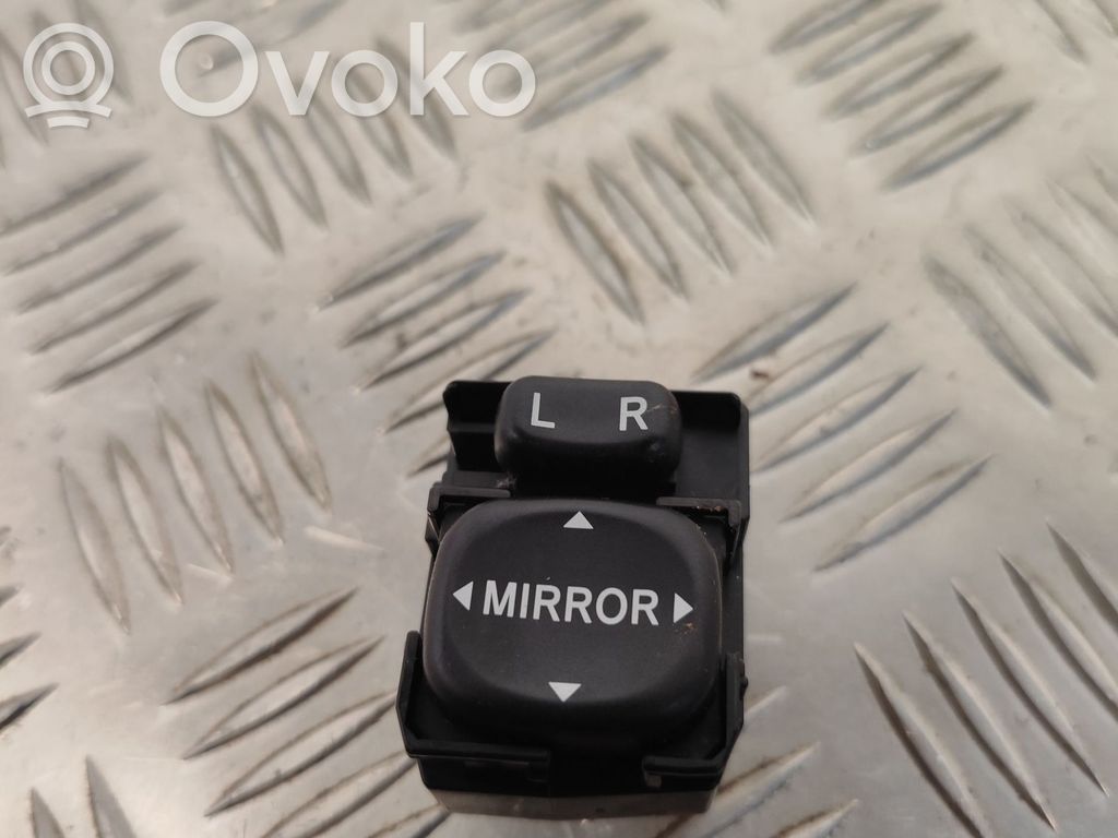 Toyota Corolla Verso AR10 Wing mirror switch 