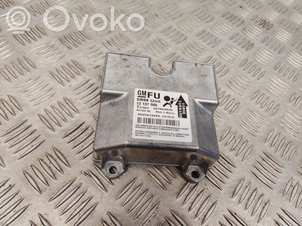 Opel Astra H Airbag control unit/module 