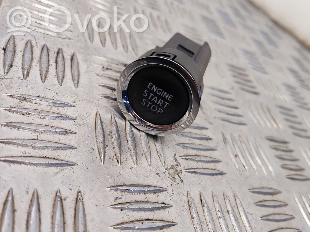 Toyota RAV 4 (XA40) Engine start stop button switch 